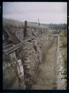 Image représentant France, Montgarn, Un abri près de la femme Montgarn