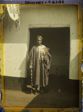 Image représentant Le roi Agouloyé (Nagô) et les insignes de pouvoirs