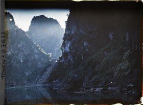 Image représentant Les cirques intérieurs du " Groupe de la Paix "