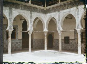 Image représentant Le patio du palais du Gouverneur ou Palais d'Hiver (Dar Hasan Pacha)