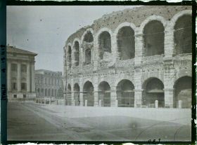 Image représentant Arènes, Hôtel de ville et Gran Guardia