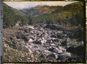 Image représentant Entre Wanxianlou (" pavillon des Dix Mille Immortels ") et Dongxiqiao (" pont Est-Ouest ")