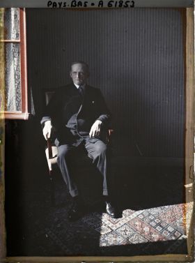 Image représentant Monsieur Snowden, Chancelier de l'Echiquier, membre de la délégation Anglaise à la conférence de la Paix