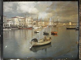 Image représentant Dans le port de Thessalonique