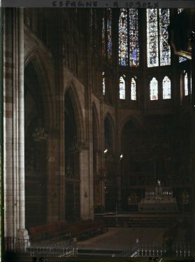Image représentant Espagne, Léon, Cathédrale Santa Maria de Regla : le pilier du transept et la Capilla mayon vus du Coro.