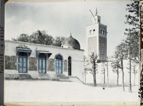 Image représentant L'hôpital Sadiki et le minaret de la mosquée de la casbah dans la médina