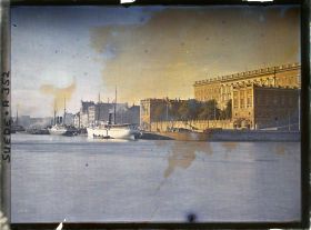 Image représentant Vue du Kungliga Slottet (Palais Royal) depuis le Blasieholmenshamnen (quai de Blasieholmen)