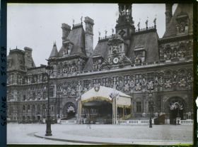 Image représentant Décorations à l'Hôtel-de-Ville pour le 9ème congrès de la Légion Américaine (American Legion)