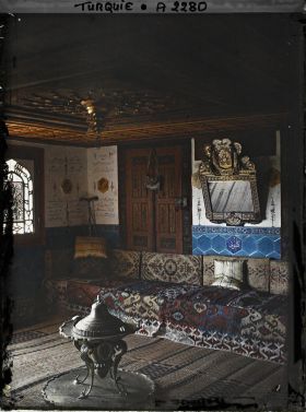 Image représentant La chambre " de la rose et du rossignol " dans la propriété du consul de France, Grégoire Bay