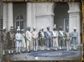 Image représentant Portait de groupe lors du jubilé célébrant les cinquante ans de règne du maharajah Jagatjit Singh - Seconde partie des festivités, réservée aux princes indiens