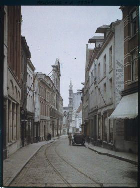 Image représentant Belgique, Louvain, La Rue de Namur, l'Université, l'Hôtel de Ville