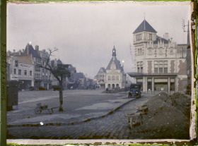 Image représentant Somme, Péronne, La rue et Place principales