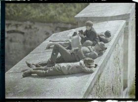 Image représentant Sur les murs des fortifications