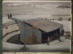 Image représentant Belgique, Knocke, Une pièce dans son alvéole (305 de marine)