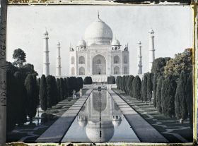 Image représentant Le grand canal axial et le mausolée du Taj Mahal