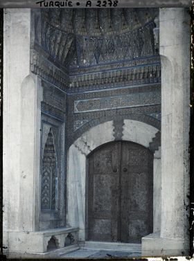 Image représentant Entrée du Yesil Türbe (le mausolée Vert) de Mehmet 1er