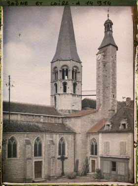 Image représentant L'église, son clocher clunisien et sa tour du XVIe siècle