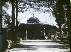 Image représentant Turquie, Constantinople , Fête de l'investiture du Calife, Entrée du Palais de Top-Kapou et Trône du Sultan Selim 1er