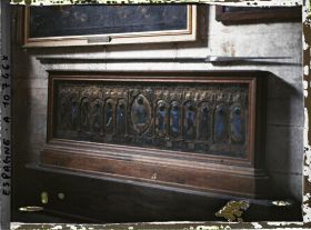 Image représentant Espagne, Burgos, Musée Archéologique Provincial : Emaux s/ cuivre repoussé de style roman Byzantin provent de Sto Domingo