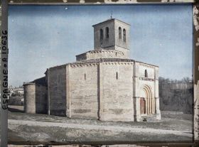 Image représentant Espagne, Ségovie, L'Eglise ronde de la Vera Cruz avec le portail roman