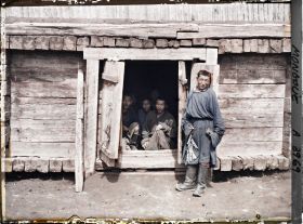 Image représentant Gardiens et détenus dans la prison