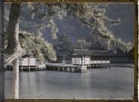 Image représentant Kiosques du sanctuaire, près de la terrasse de danse sacrée