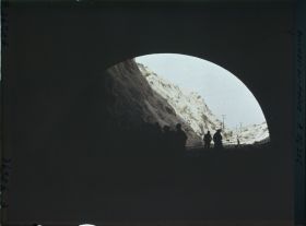 Image représentant L'intérieur de l'entrée nord du tunnel du Rove en construction