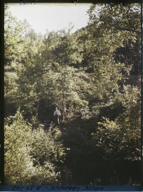 Image représentant La grotte avec son découvreur Norbert Casteret accompagné de son père Henry