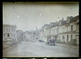 Image représentant France, Clermont-en-Argonne, Grande Rue et la Mairie