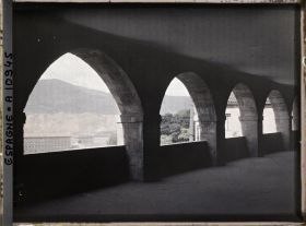 Image représentant Espagne, Bilbao, Vue prise de Begoña Vers le Sud Ouest. (plusieurs arcades)