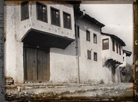 Image représentant Trois maisons à moucharabiehs