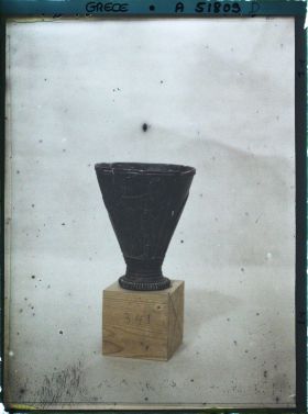 Image représentant Musée archéologique - "Vase du chef" : gobelet en stéatite provenant du site d'Haghia Triada