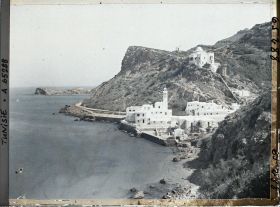 Image représentant Vue panoramique sur les falaises, les établissements thermaux et hôteliers