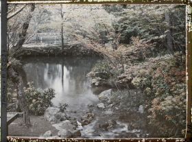 Image représentant Temple Eikan-dô Zenrin-ji : ruisseau dans les jardins