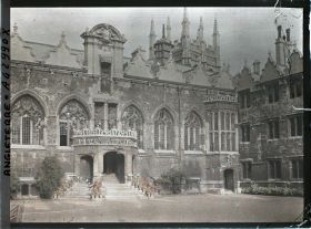 Image représentant Vues diverses de l'Oriel College