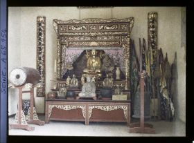 Image représentant L'Exposition Coloniale Internationale de 1931, un autel bouddhique dans le pavillon de la Cochinchine