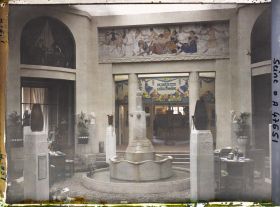 Image représentant L'Exposition des arts décoratifs, Pavillon de la Ville de Paris, la cour-jardin d'un hôtel particulier