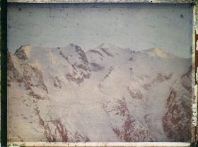 Image représentant Vue prise de Brévent (2532m) Coucher de soleil s/ le Mt Blanc, le Dôme et l'aiguille du Goûter.