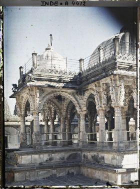 Image représentant L'entrée du temple jaïn Hathi Singh