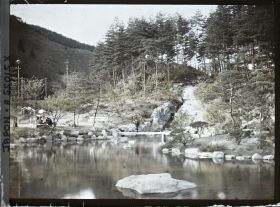 Image représentant Jardin, étang et cascade au pied du Mont Hiei