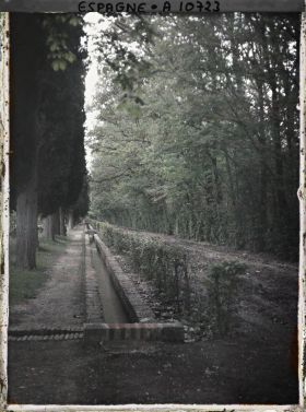 Image représentant Espagne, Aranjuez, Les rigoles d'irrigation du jardin del Principe