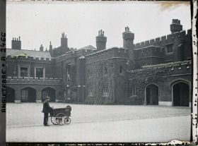 Image représentant La cour intérieur du palais Saint-James