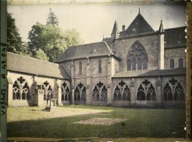 Image représentant France, St Dié, Le Cloître et la Cathédrale