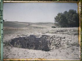 Image représentant Une citerne (près du palais sans doute)