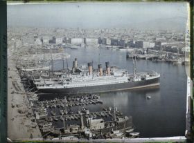 Image représentant Panorama du Vieux Port vers la Cannebière pris depuis le pont transbordeur