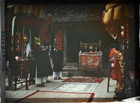 Image représentant Les préparatifs au temple Te ky-phuc, lors d'une cérémonie pour demander le bonheur