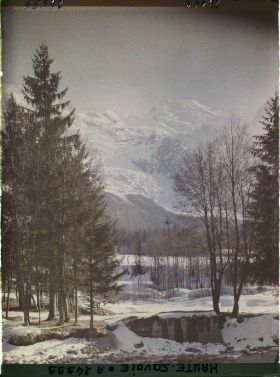 Image représentant France, Les Alpes-Vallée de Chamonix Paysage de la Vallée de Chamonix vers le Mt Blanc et le glacier des Bossons