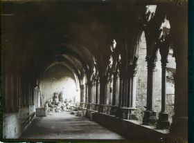 Image représentant France, Noyon, Vieux Cloître