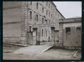 Image représentant France, Verdun, L'entrée de la Caserne où se tient le Comité d'Assistance