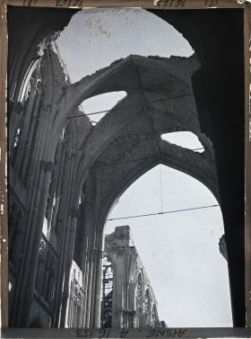 Image représentant France, St Quentin, La voute de la grande nef